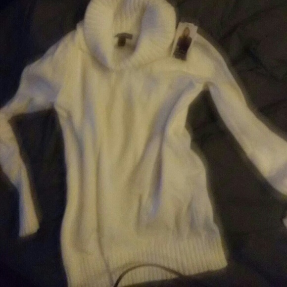 Sweater - Picture 3 of 3